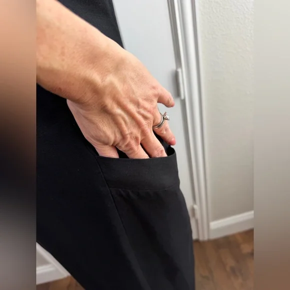 Donna Ricco Classic Black Midi Dress - Picture 6 of 8